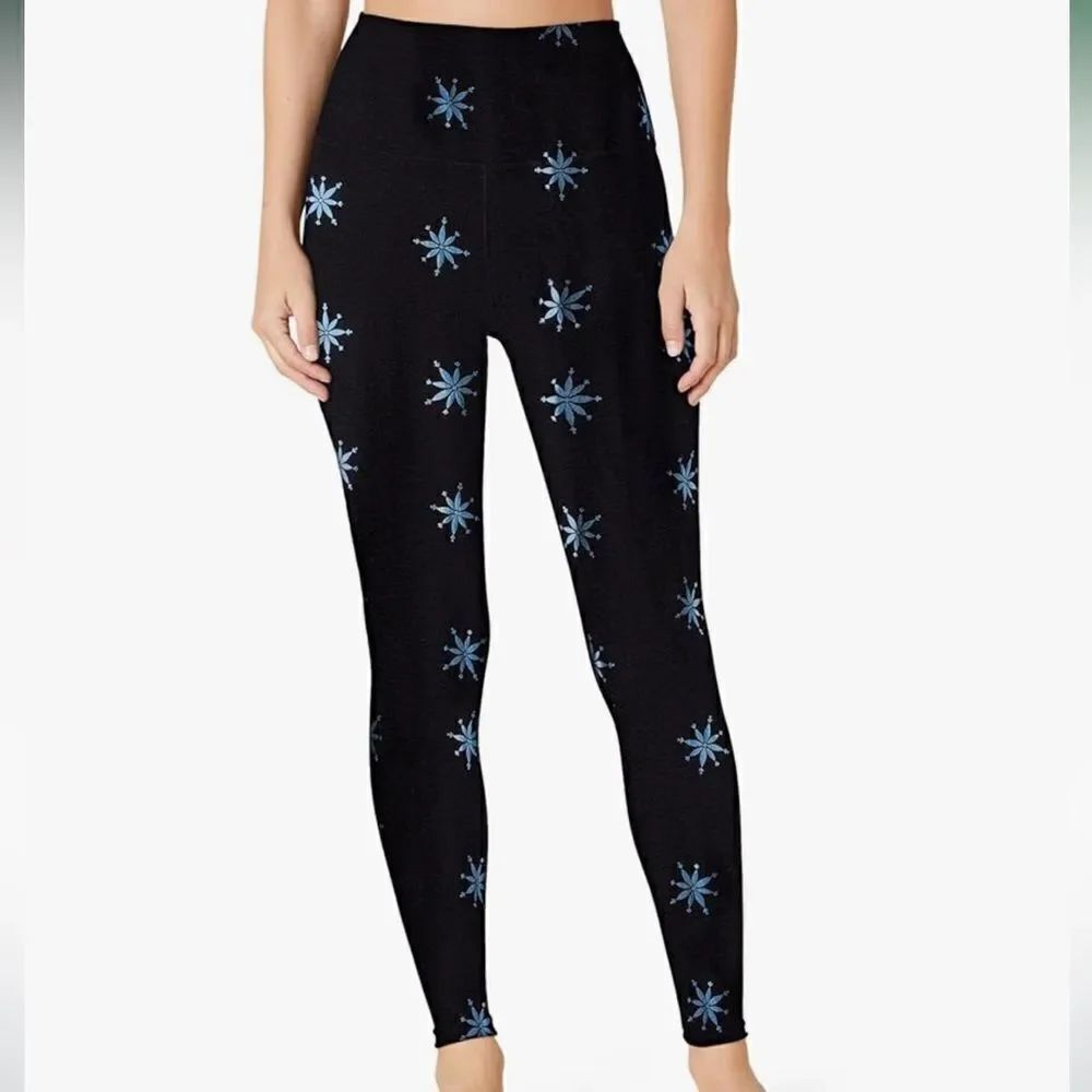NWOT BEYOND YOGA Stars High Waisted Midi Leggings Black Blue Women’s Size Small